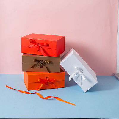 acheter Boîtes à bonbons rigides pliantes en carton ondulé, boîte cadeau de vêtements pour les vacances online manufacture