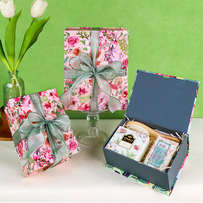 comprar Caja de regalo rígida floral con bisagras, caja de embalaje de papel cosmético rosa con cinta verde salvia online manufacture