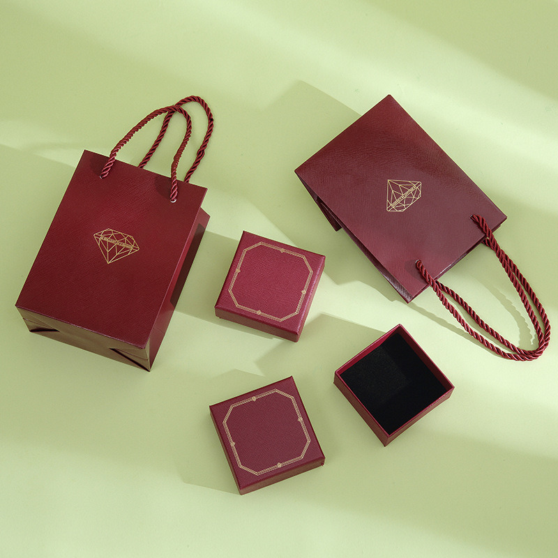 Red Magnetic Closure Rigid Boxes PU Leather  Diamond Jewelry Box Customized Size