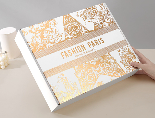 Đơn vị hóa kích thước hộp quà màu trắng đục vàng giấy dán tem hộp vận chuyển
