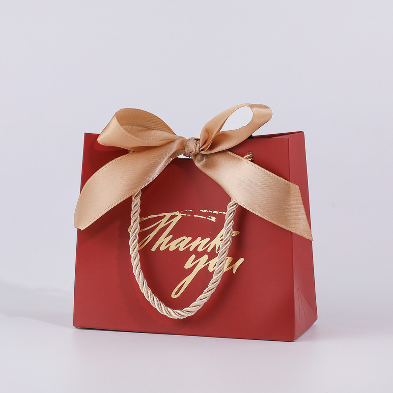 Custom White Cardboard Kraft Paper Candy Gift Boxes  Wedding Favor Boxes With Gold Foil Stamping