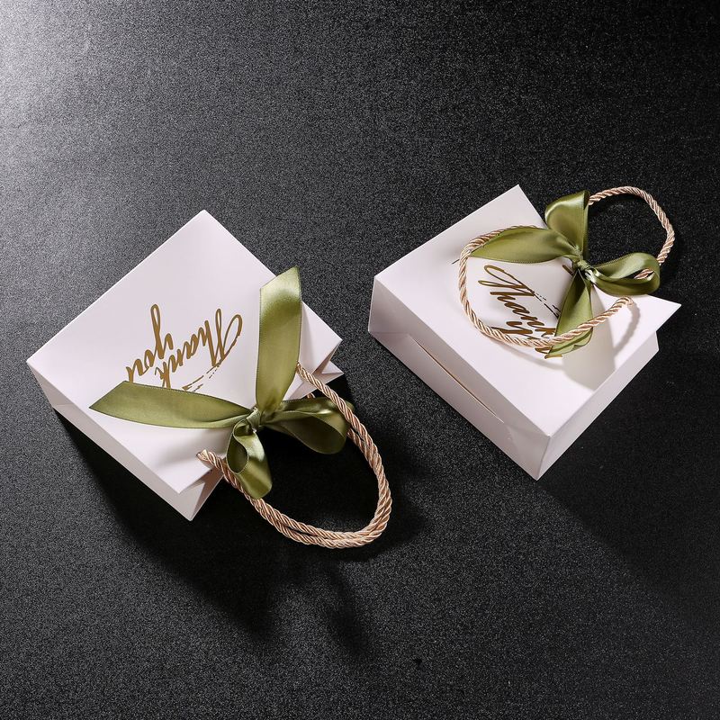 Custom White Cardboard Kraft Paper Candy Gift Boxes  Wedding Favor Boxes With Gold Foil Stamping